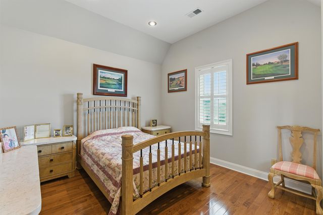 115 MEADOWBROOK DR, Bolivar, TN 38008