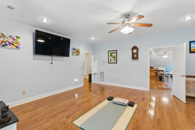 115 MEADOWBROOK DR, Bolivar, TN 38008