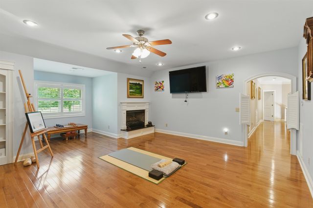 115 MEADOWBROOK DR, Bolivar, TN 38008