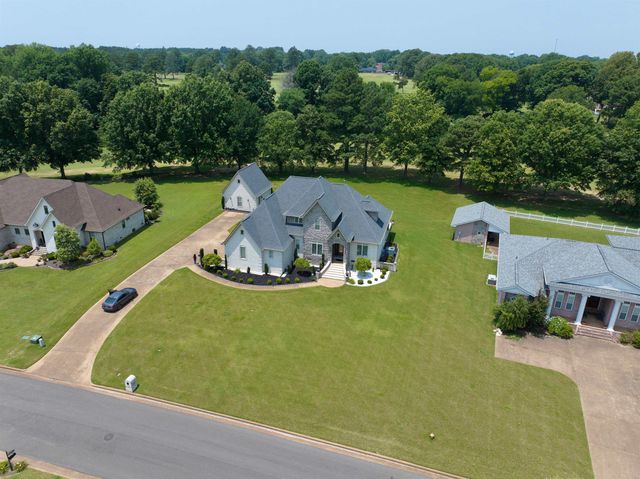 115 MEADOWBROOK DR, Bolivar, TN 38008