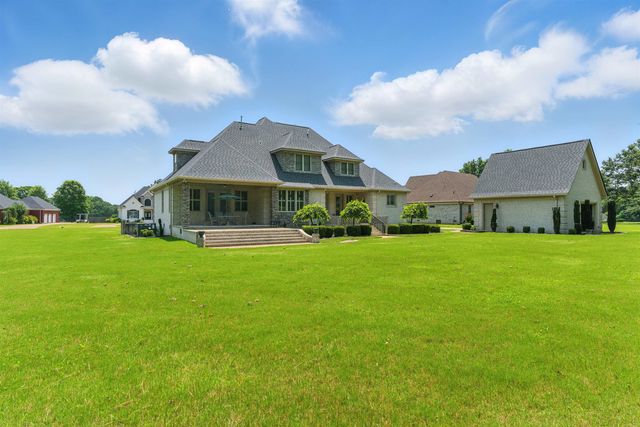 115 MEADOWBROOK DR, Bolivar, TN 38008