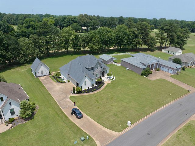 115 MEADOWBROOK DR, Bolivar, TN 38008