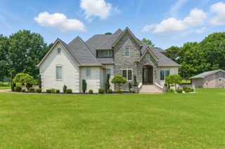 115 MEADOWBROOK DR, Bolivar, TN 38008