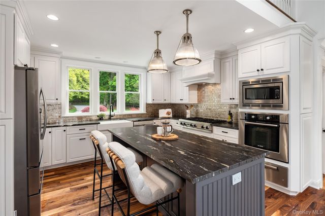 469 Taconic Road, Greenwich, CT 06831