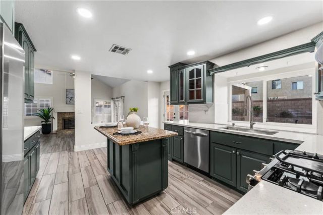 3054 Sandstone Court, Palmdale, CA 93551