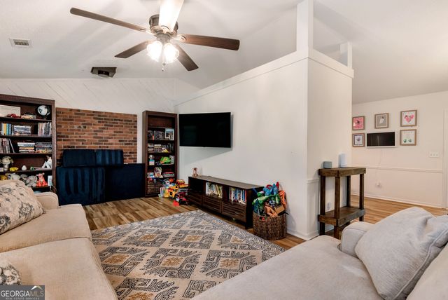 5045 Red Oak Lane, Gainesville, GA 30506