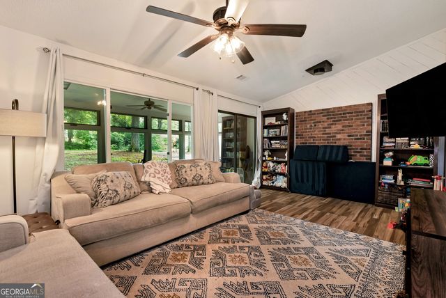 5045 Red Oak Lane, Gainesville, GA 30506