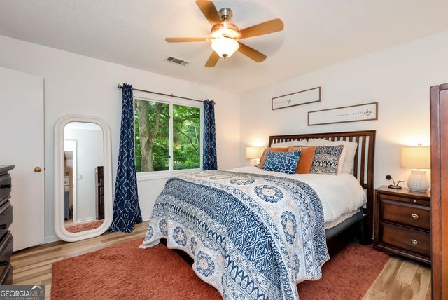 5045 Red Oak Lane, Gainesville, GA 30506