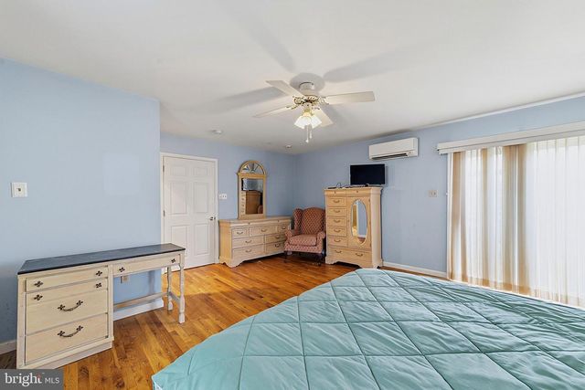 1934 COLONIAL DR, Croydon, PA 19021