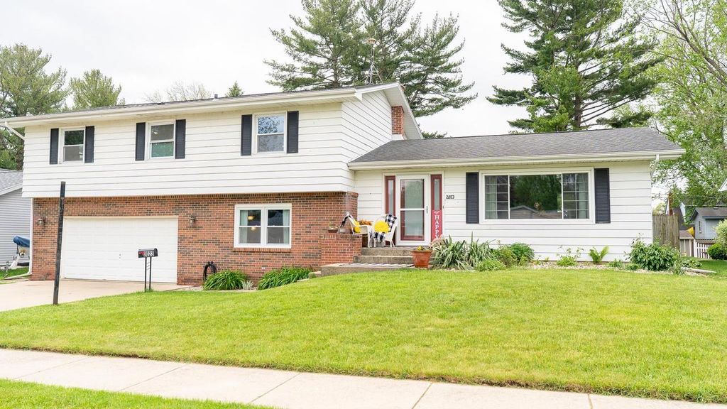 2023 Williamsburg Place, Janesville, WI 53548