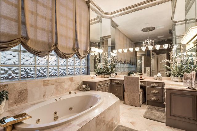 415 L AMBIANCE DRIVE PH-F, Longboat Key, FL 34228