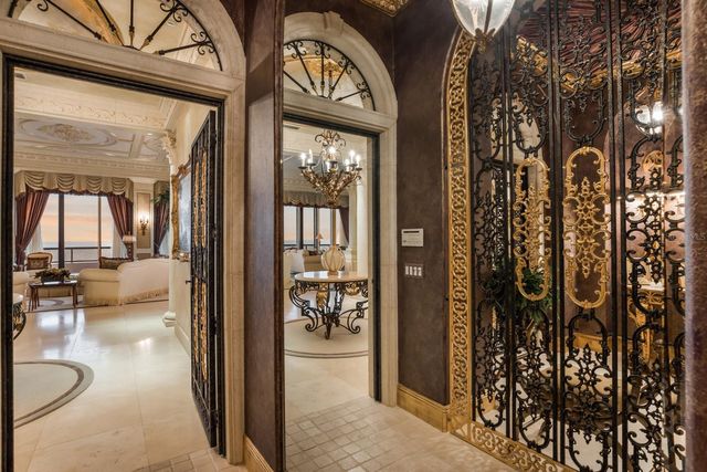 415 L AMBIANCE DRIVE PH-F, Longboat Key, FL 34228