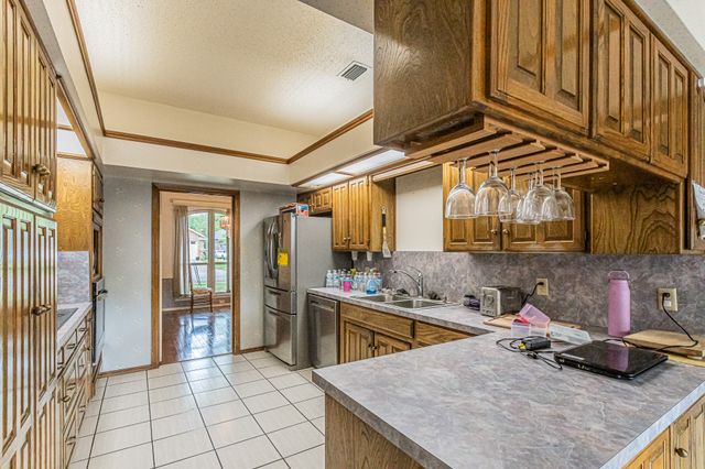 3309 Timber View Circle, Bedford, TX 76021