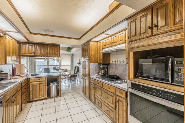 3309 Timber View Circle, Bedford, TX 76021