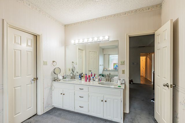 3309 Timber View Circle, Bedford, TX 76021