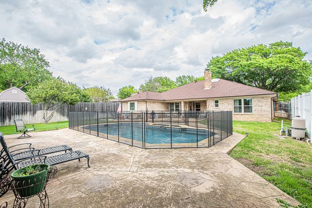 3309 Timber View Circle, Bedford, TX 76021