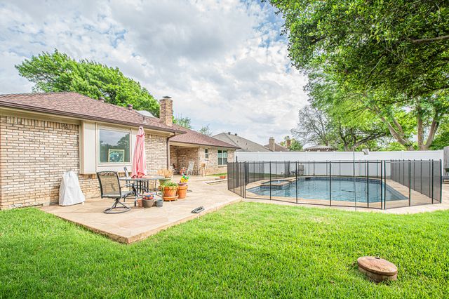 3309 Timber View Circle, Bedford, TX 76021