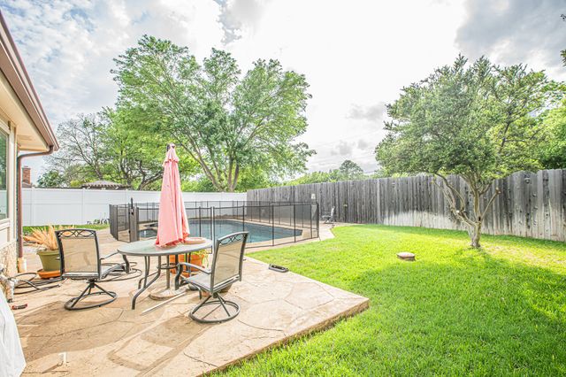 3309 Timber View Circle, Bedford, TX 76021