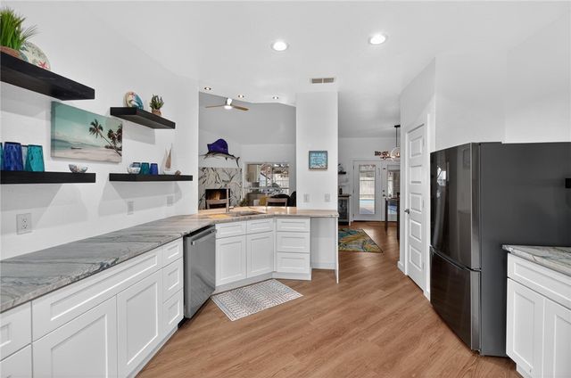 15829 Vincent Dr, Corpus Christi, TX 78418