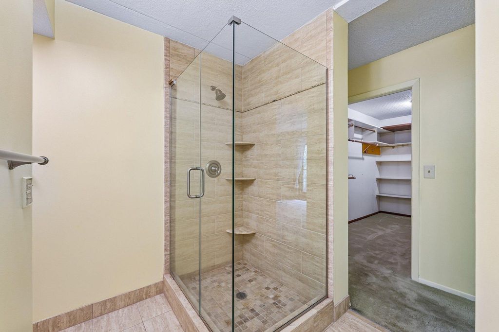 2445 Londin Lane E 202, Maplewood, MN 55119 — photo 3