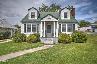 200 & 202 West Main Street, Mount Carmel, TN 37645