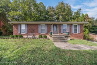 9002 Lyneve Dr, Louisville, KY 40272