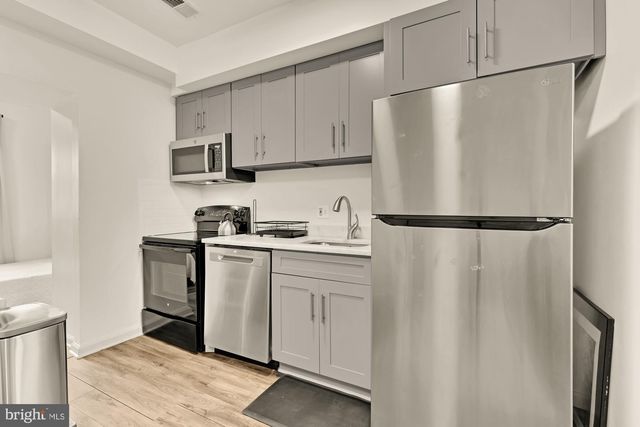 1605 ISHERWOOD ST NE, Washington, DC 20002