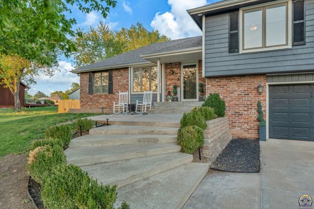 3740 SW Kings Forest RD, Topeka, KS 66610