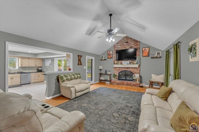 3740 SW Kings Forest RD, Topeka, KS 66610