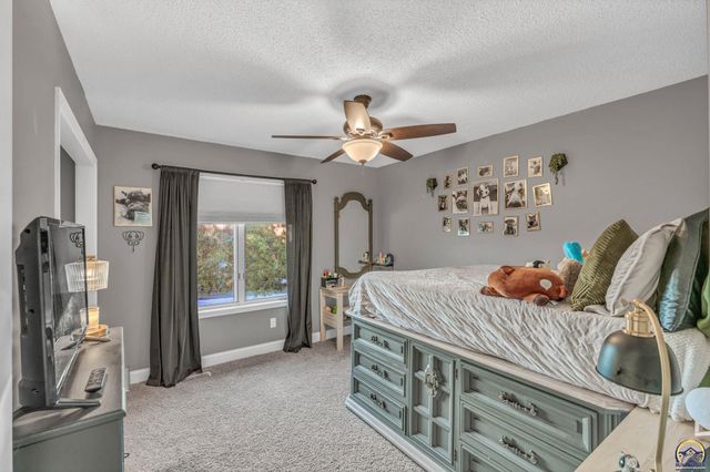 3740 SW Kings Forest RD, Topeka, KS 66610