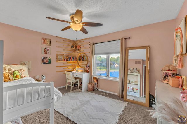 3740 SW Kings Forest RD, Topeka, KS 66610