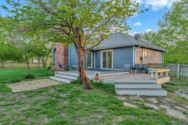 3740 SW Kings Forest RD, Topeka, KS 66610
