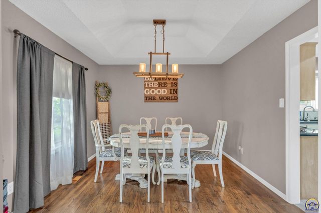 3740 SW Kings Forest RD, Topeka, KS 66610
