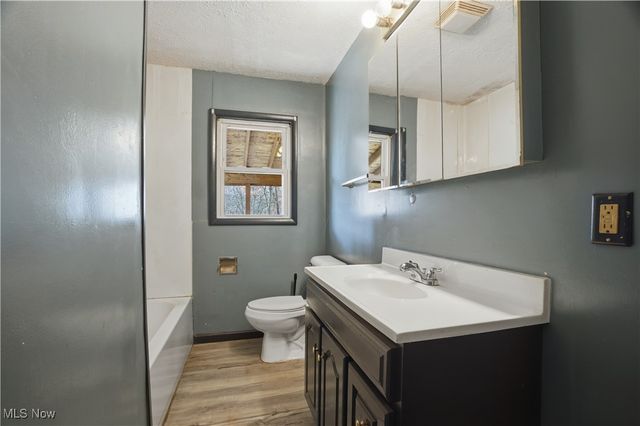 942 State Route 307 W, Jefferson, OH 44047