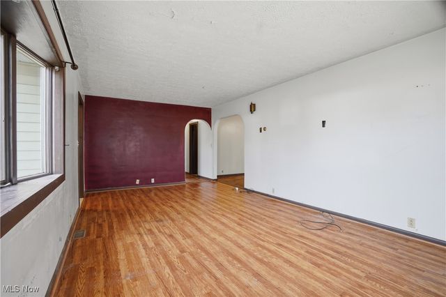 942 State Route 307 W, Jefferson, OH 44047