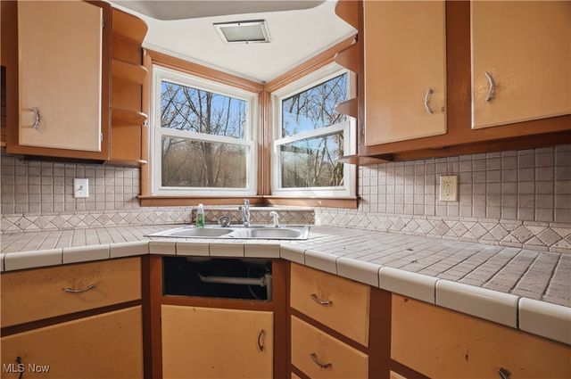 942 State Route 307 W, Jefferson, OH 44047