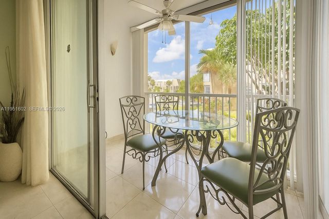 950 NE 199th St 2H, Miami, FL 33179