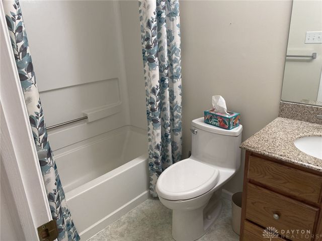 1724 Brandonhall Drive, Miamisburg, OH 45342