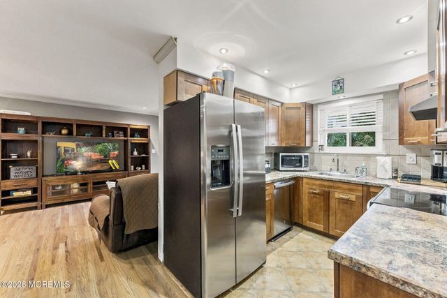 3 Wharfside Drive, Monmouth Beach, NJ 07750