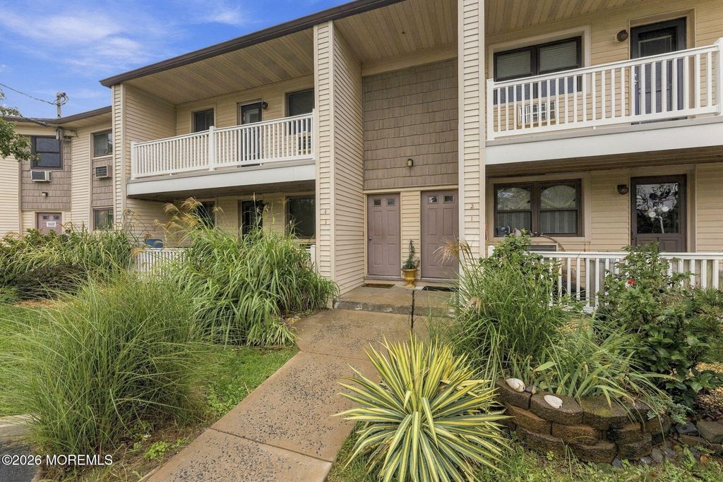 3 Wharfside Drive, Monmouth Beach, NJ 07750