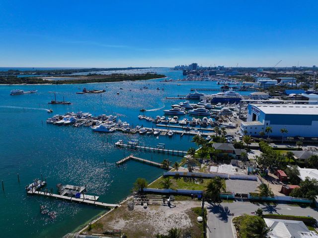 265 E 23rd Street, Riviera Beach, FL 33404