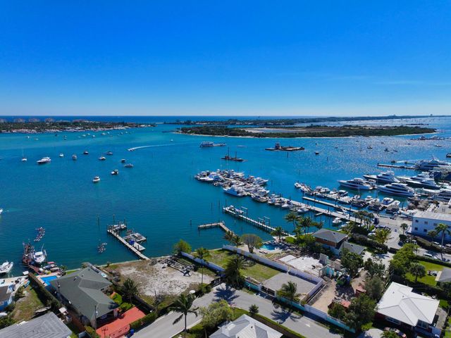 265 E 23rd Street, Riviera Beach, FL 33404