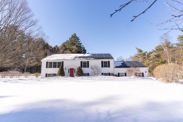 58 Shattuck Rd, Sturbridge, MA 01566