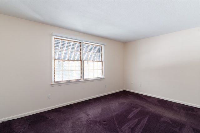 58 Shattuck Rd, Sturbridge, MA 01566