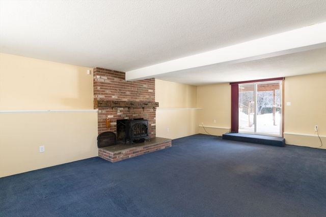 58 Shattuck Rd, Sturbridge, MA 01566