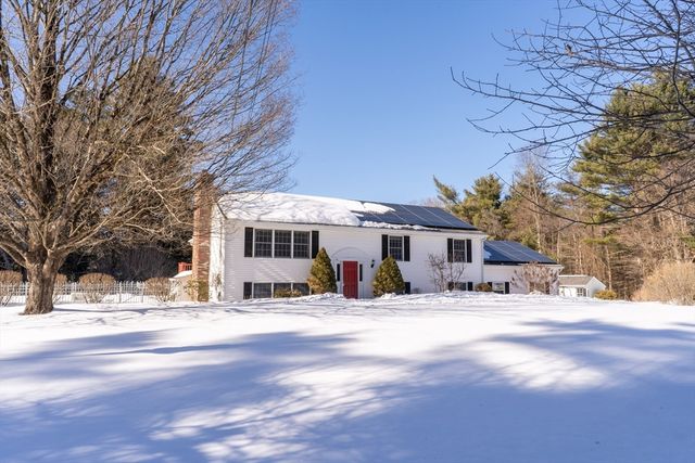 58 Shattuck Rd, Sturbridge, MA 01566