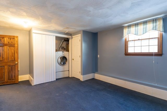 58 Shattuck Rd, Sturbridge, MA 01566