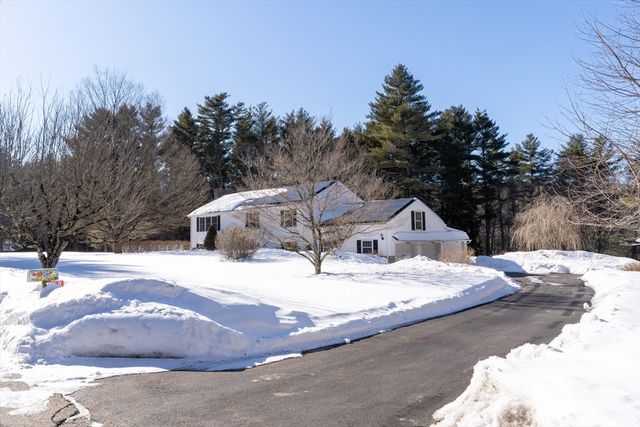 58 Shattuck Rd, Sturbridge, MA 01566
