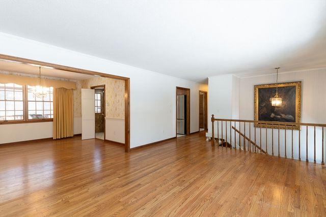 58 Shattuck Rd, Sturbridge, MA 01566