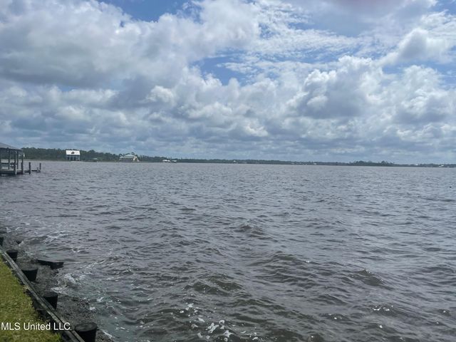 15416 Rue Dauphine Circle, Biloxi, MS 39532